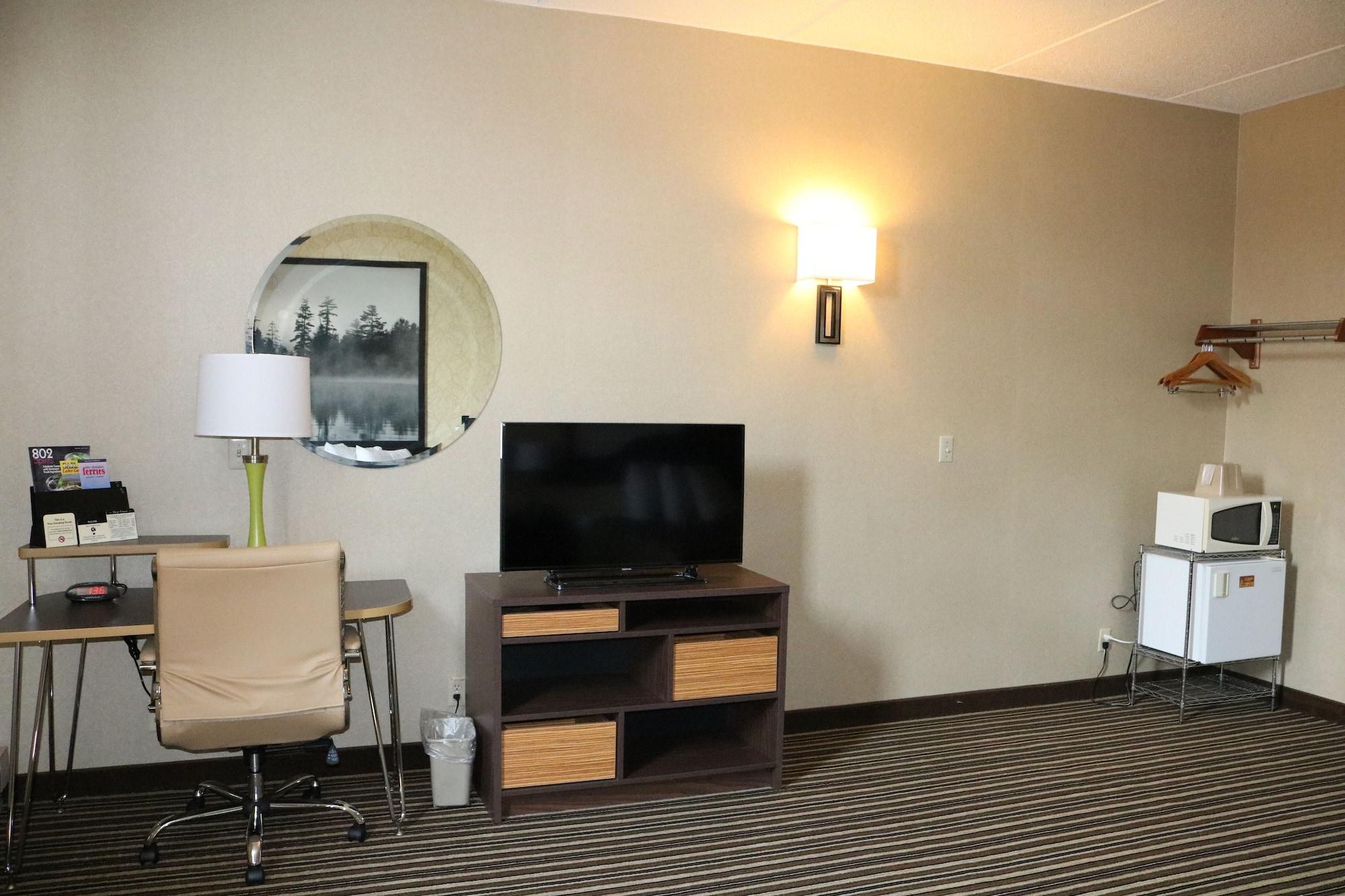 Super 8 By Wyndham Plattsburgh Hotel Екстериор снимка
