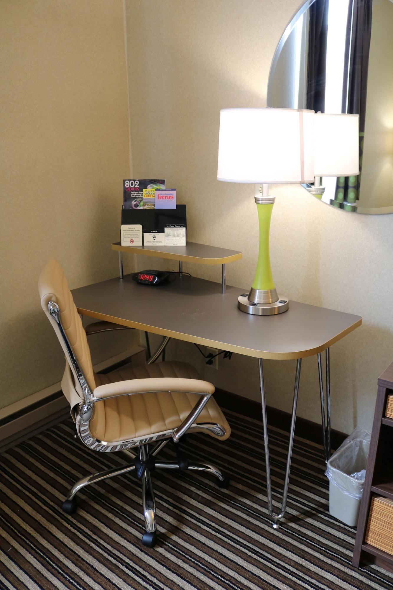Super 8 By Wyndham Plattsburgh Hotel Екстериор снимка