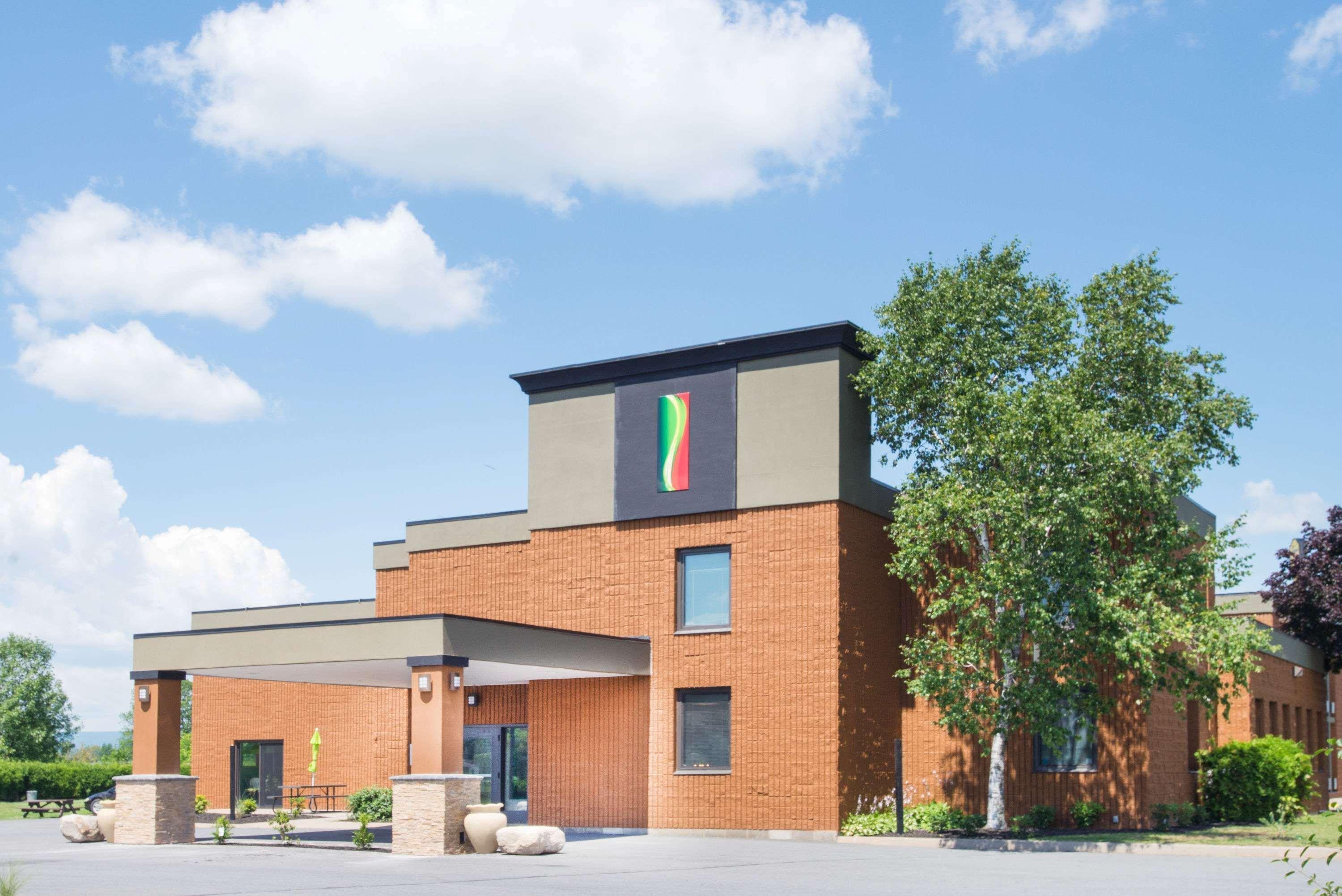 Super 8 By Wyndham Plattsburgh Hotel Екстериор снимка