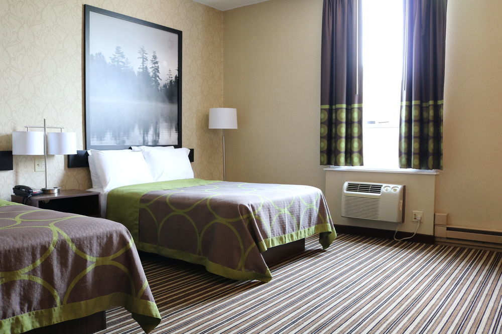 Super 8 By Wyndham Plattsburgh Hotel Екстериор снимка
