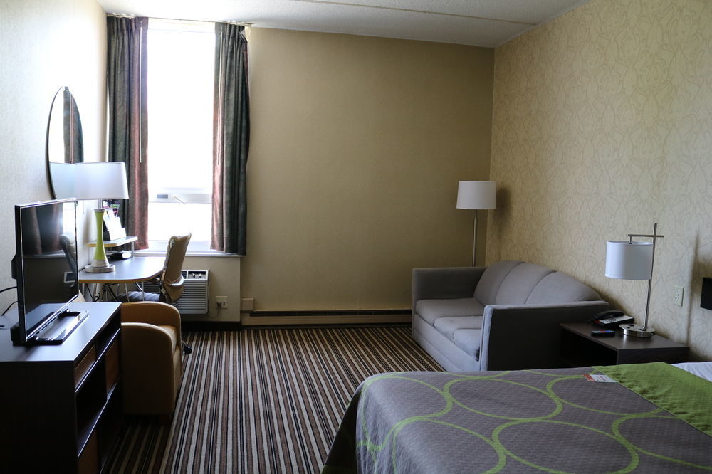 Super 8 By Wyndham Plattsburgh Hotel Екстериор снимка