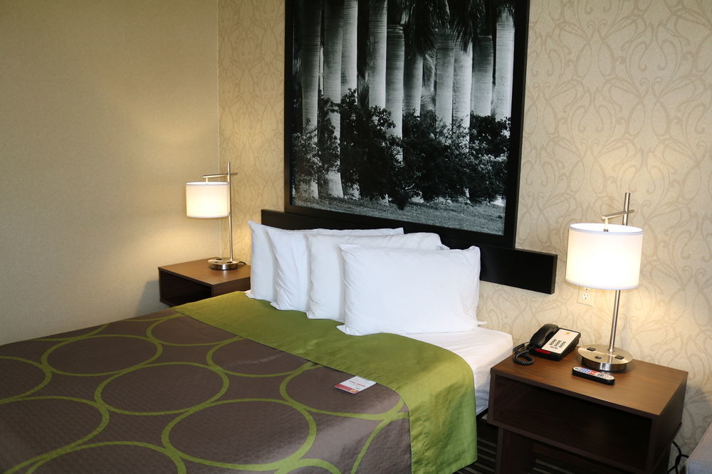 Super 8 By Wyndham Plattsburgh Hotel Екстериор снимка