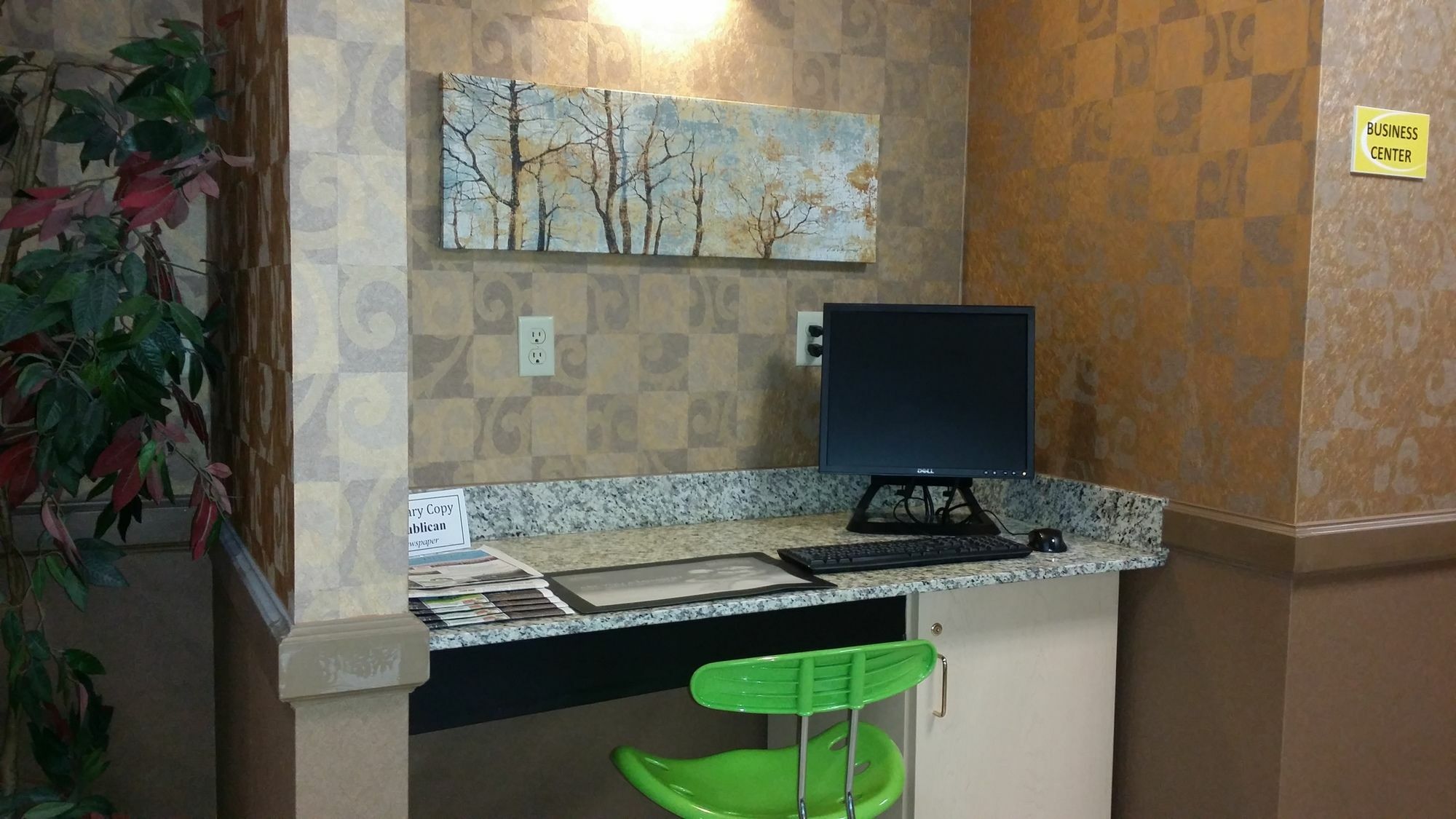 Super 8 By Wyndham Plattsburgh Hotel Екстериор снимка